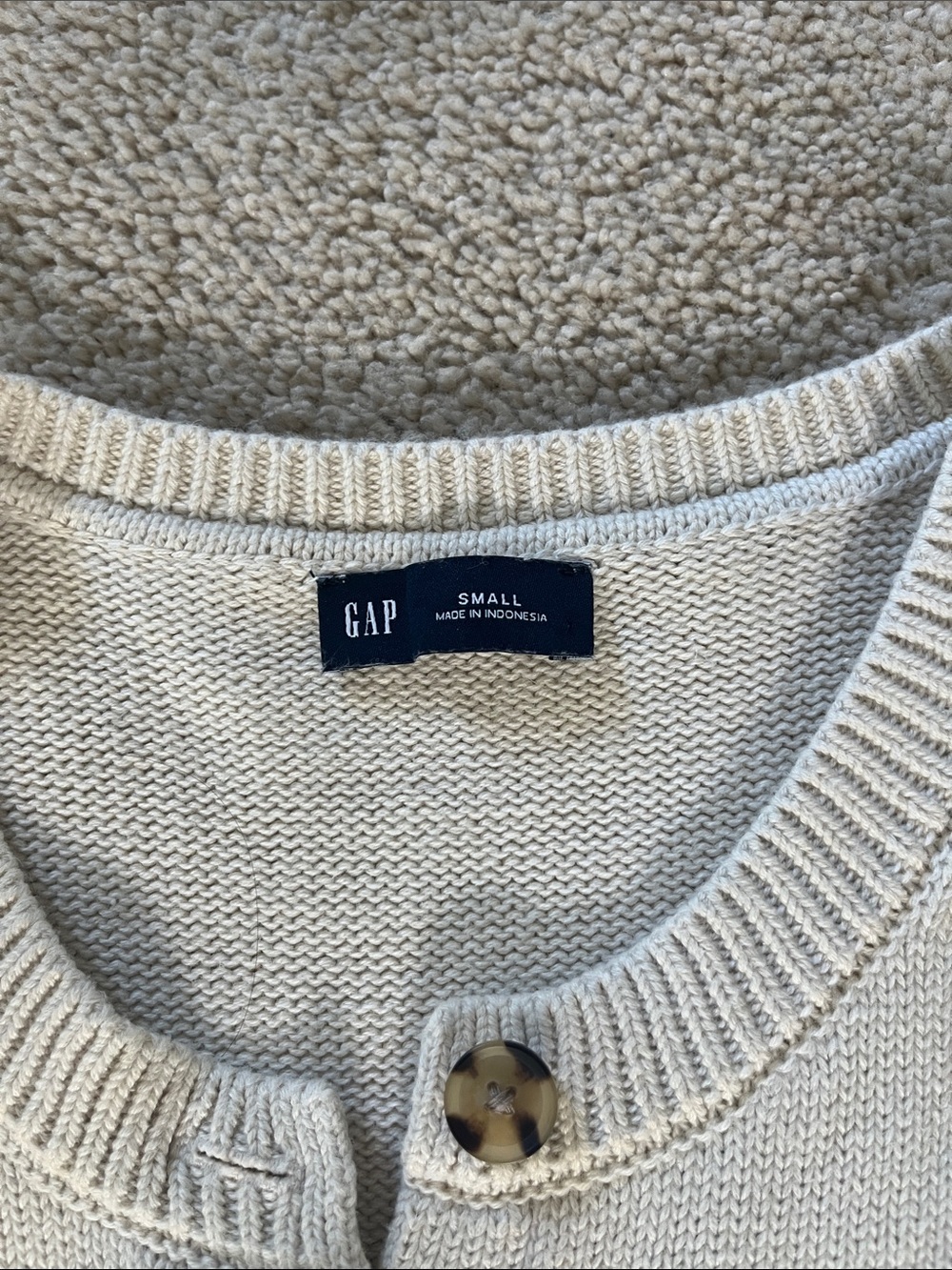 GAP Cream Button-Front Knit Vest - Picture 2 of 4